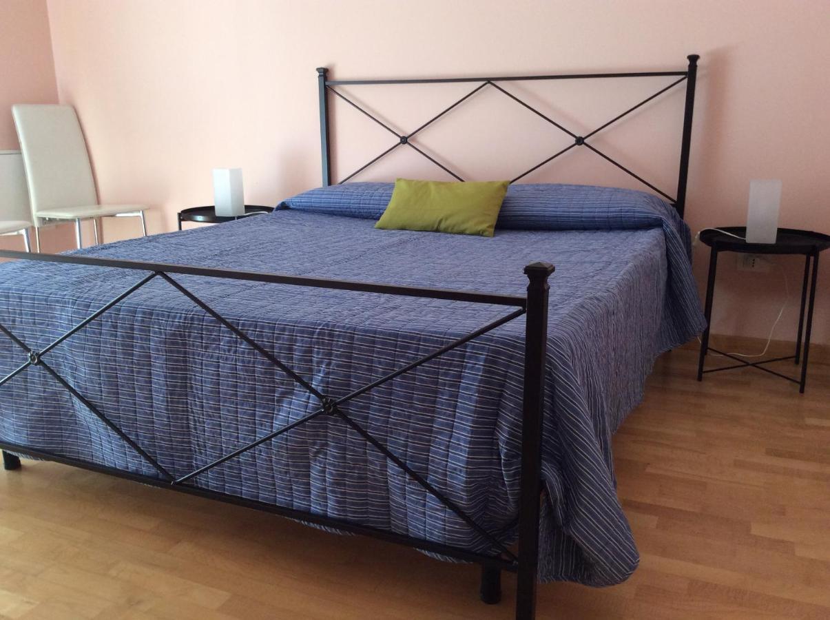 A Un Passo Da... B&B Elmas Dış mekan fotoğraf